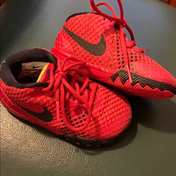 kyrie irving baby shoes